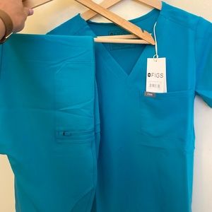 Figs scrub set in teal, XS top, XSP bottoms